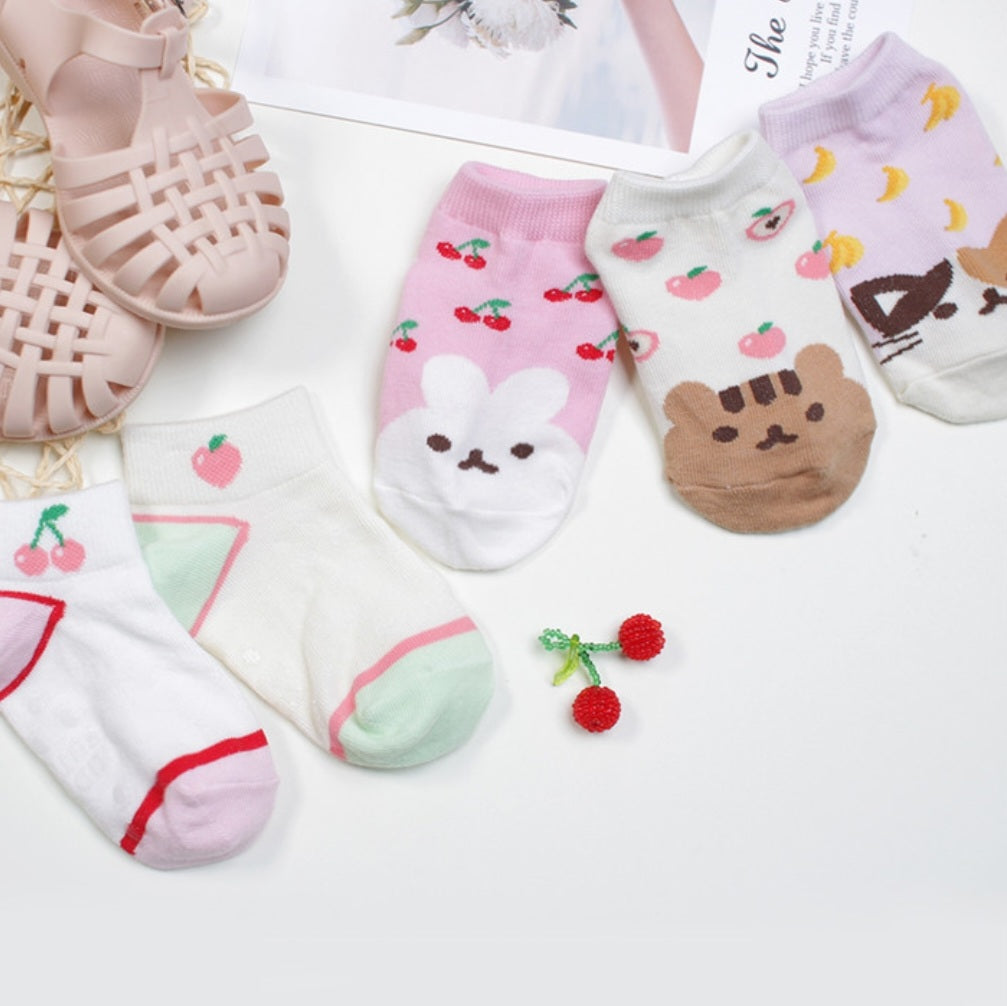 SOCKS • UNDIES