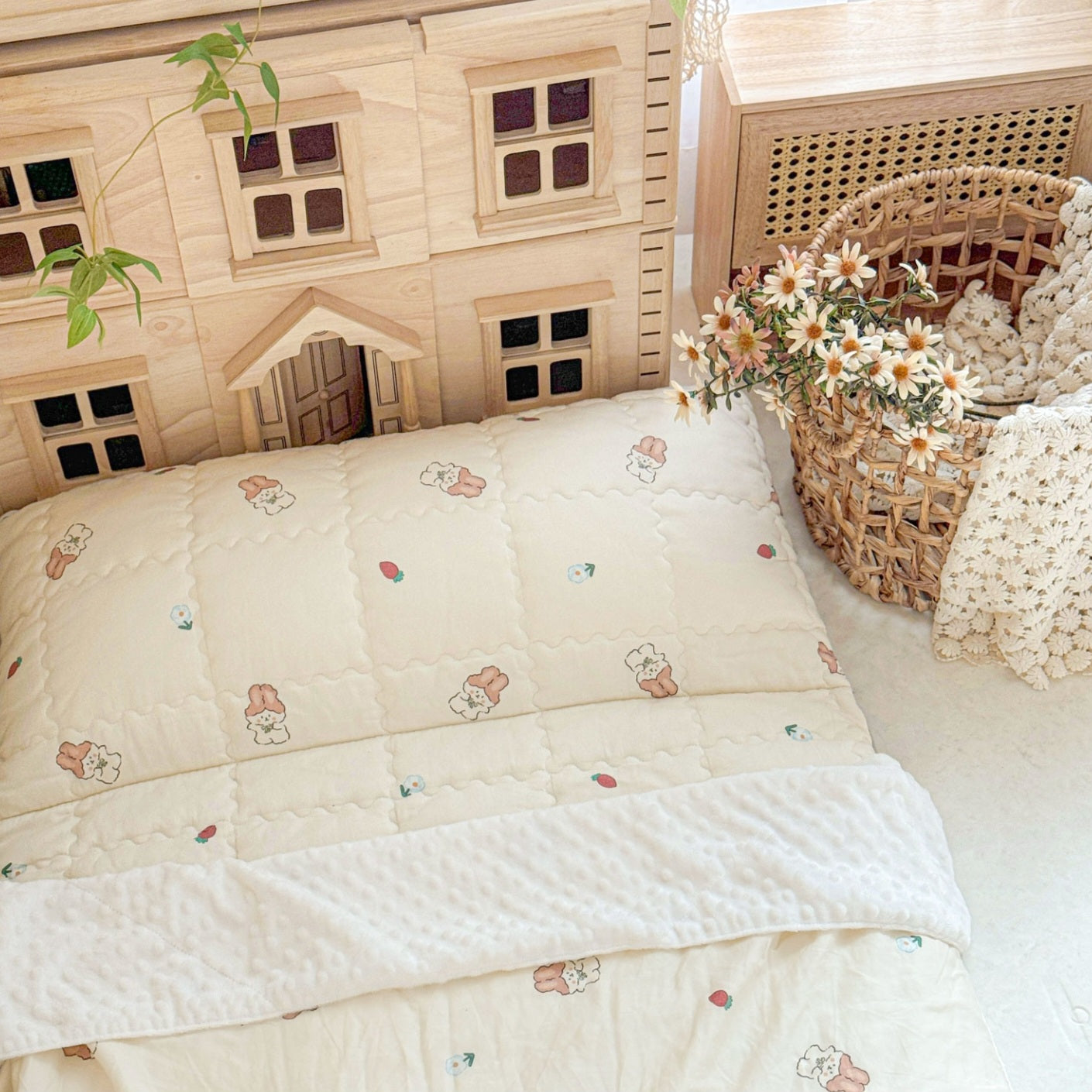 BERRY CHU NAP BEDDING SET