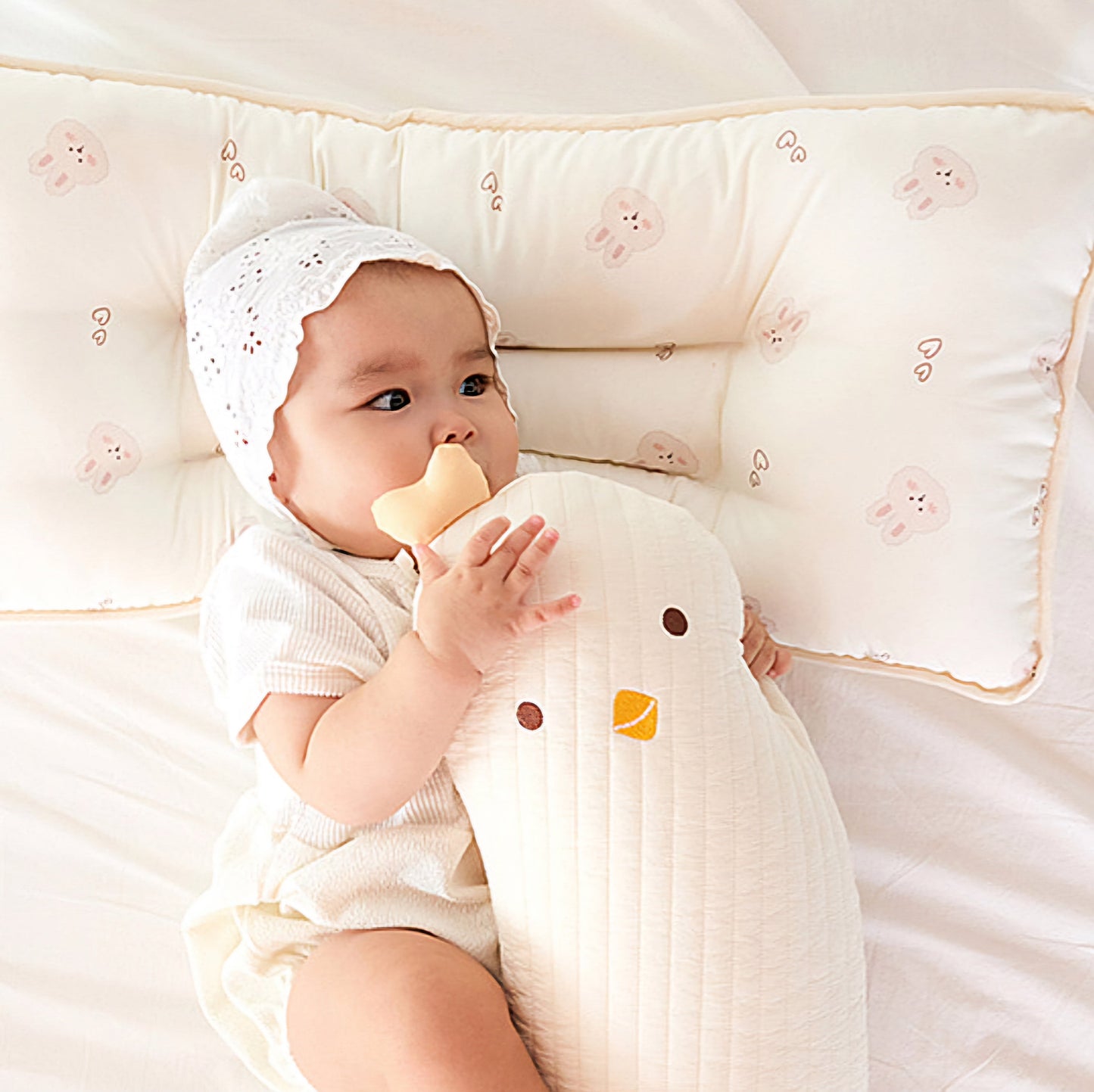 HEART BUNNY WIDE PILLOW