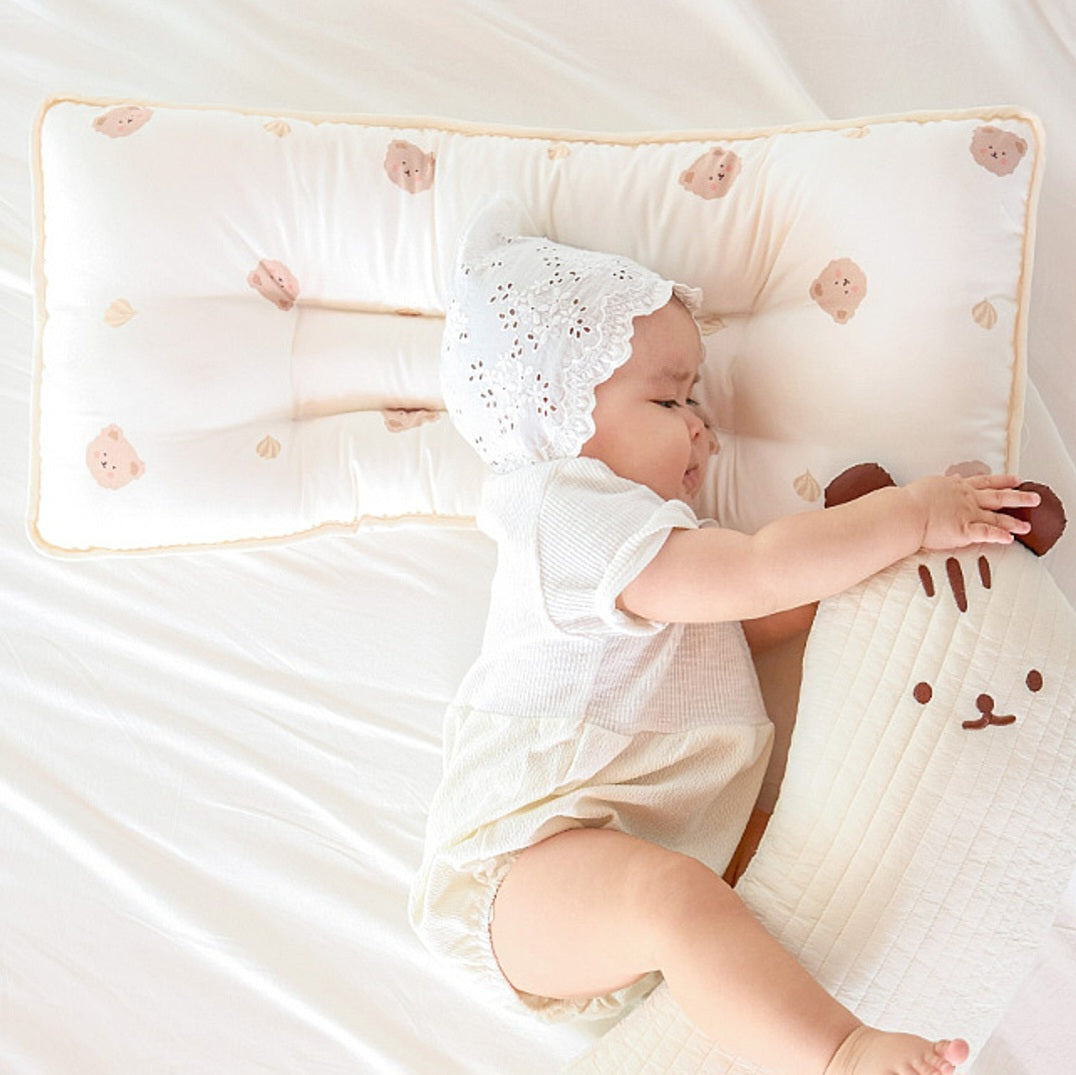 CREAM BEAR WIDE PILLOW