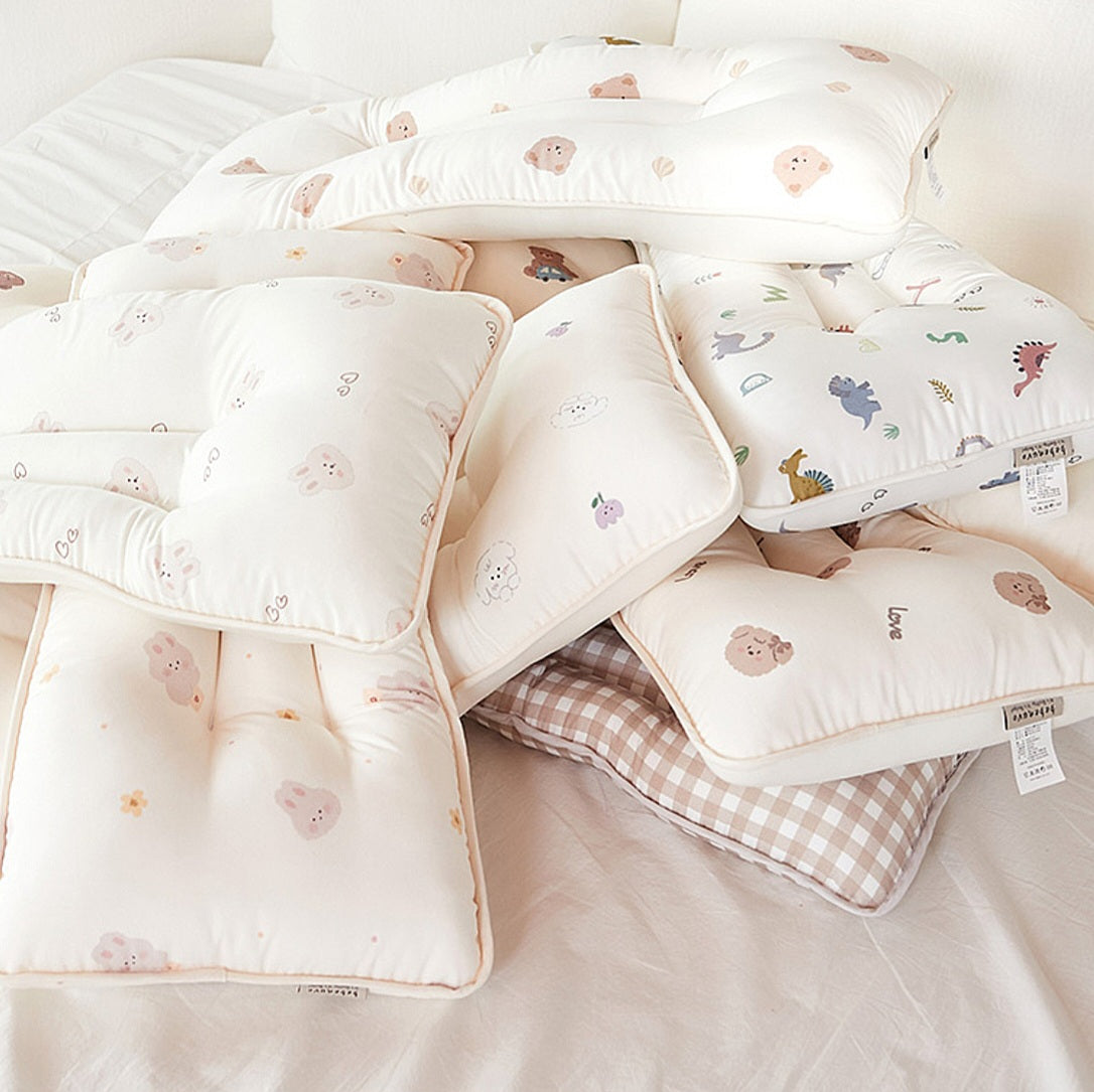 CREAM BEAR WIDE PILLOW