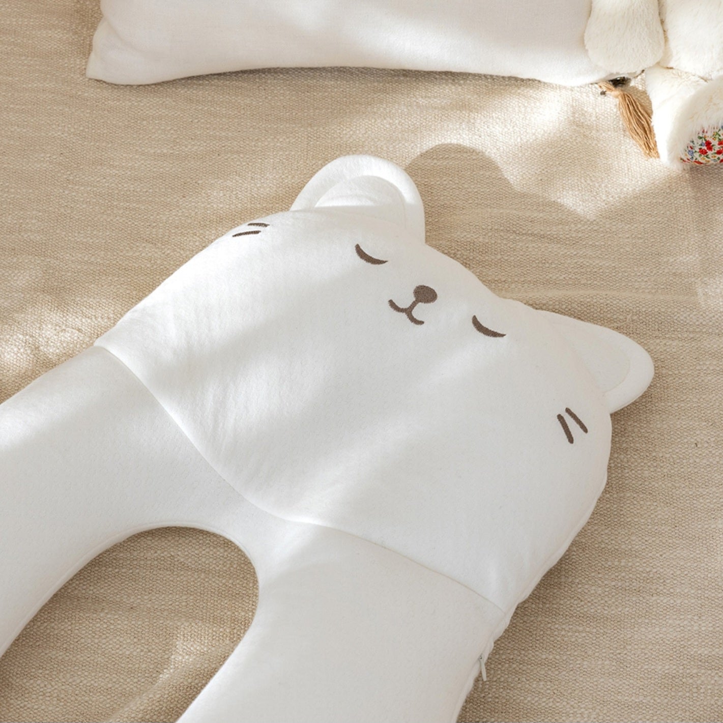KITTY HUG BABY PILLOW
