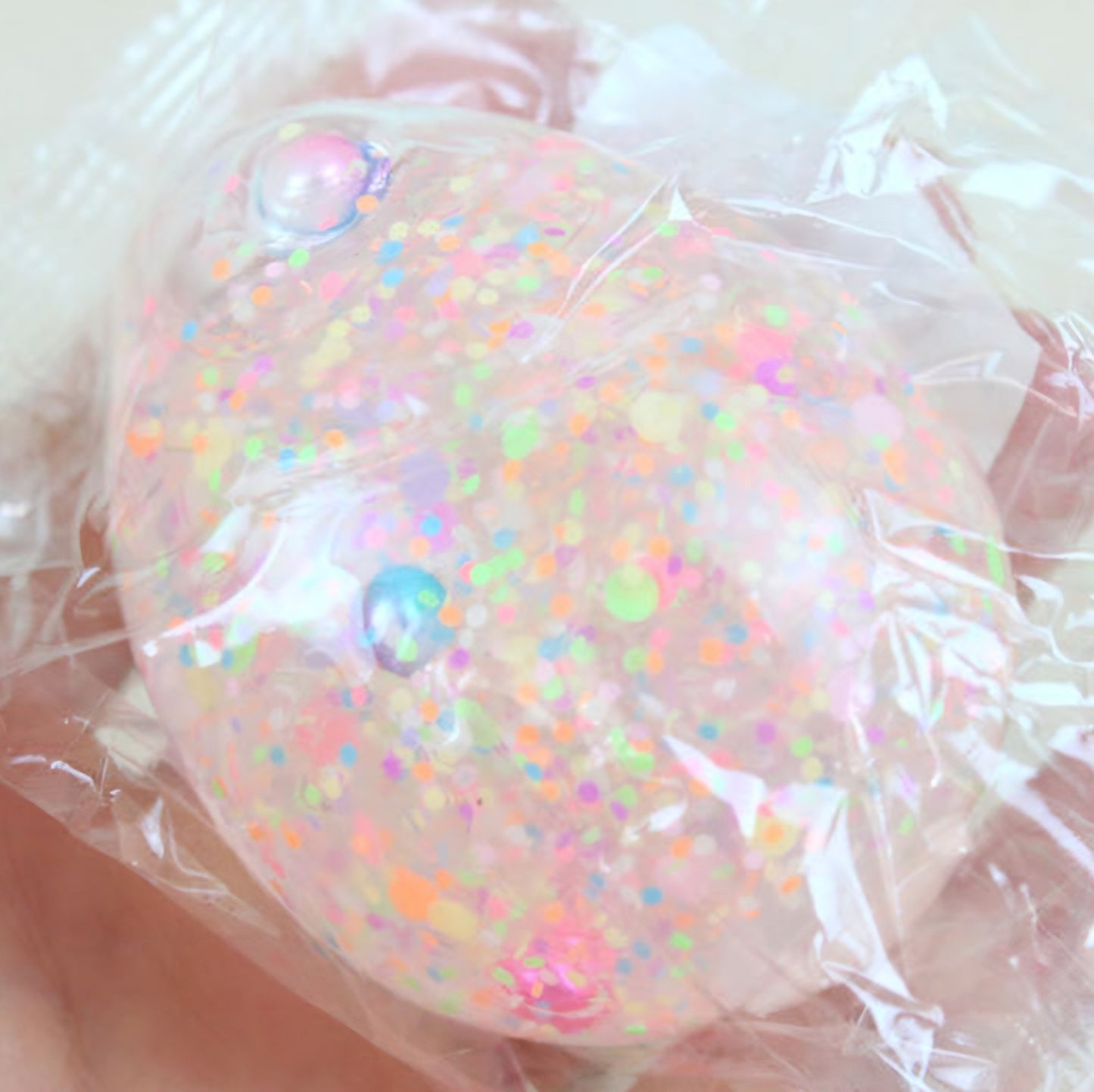 GLOW IN THE DARK EGG SQUISHY