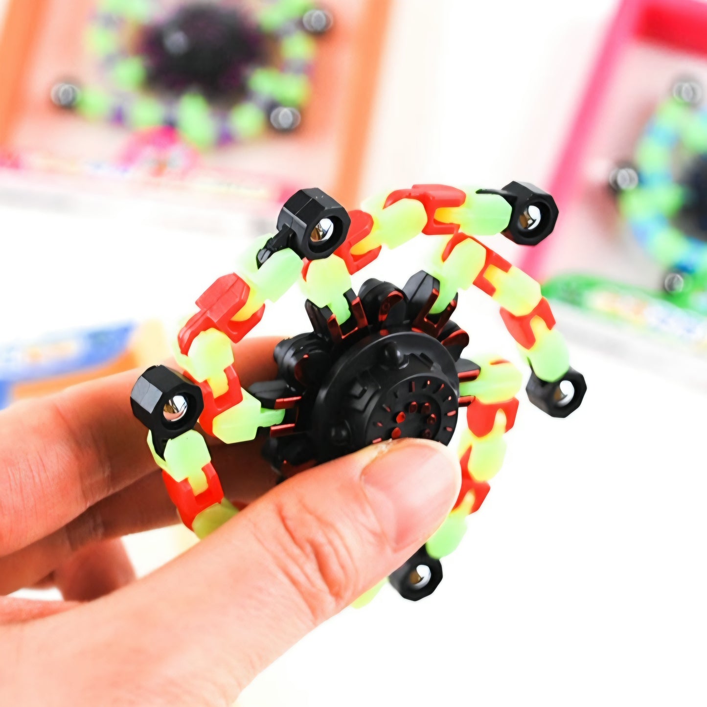 GLOW IN THE DARK ARTICULATED SPINNER