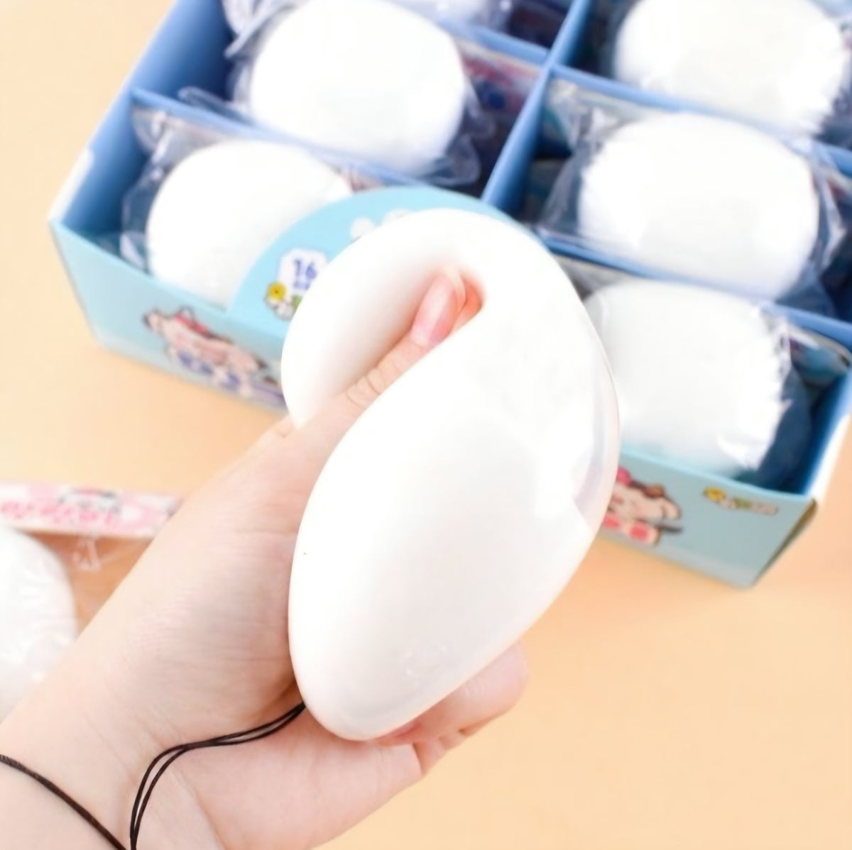 (19) MILK CUBE SQUISHY