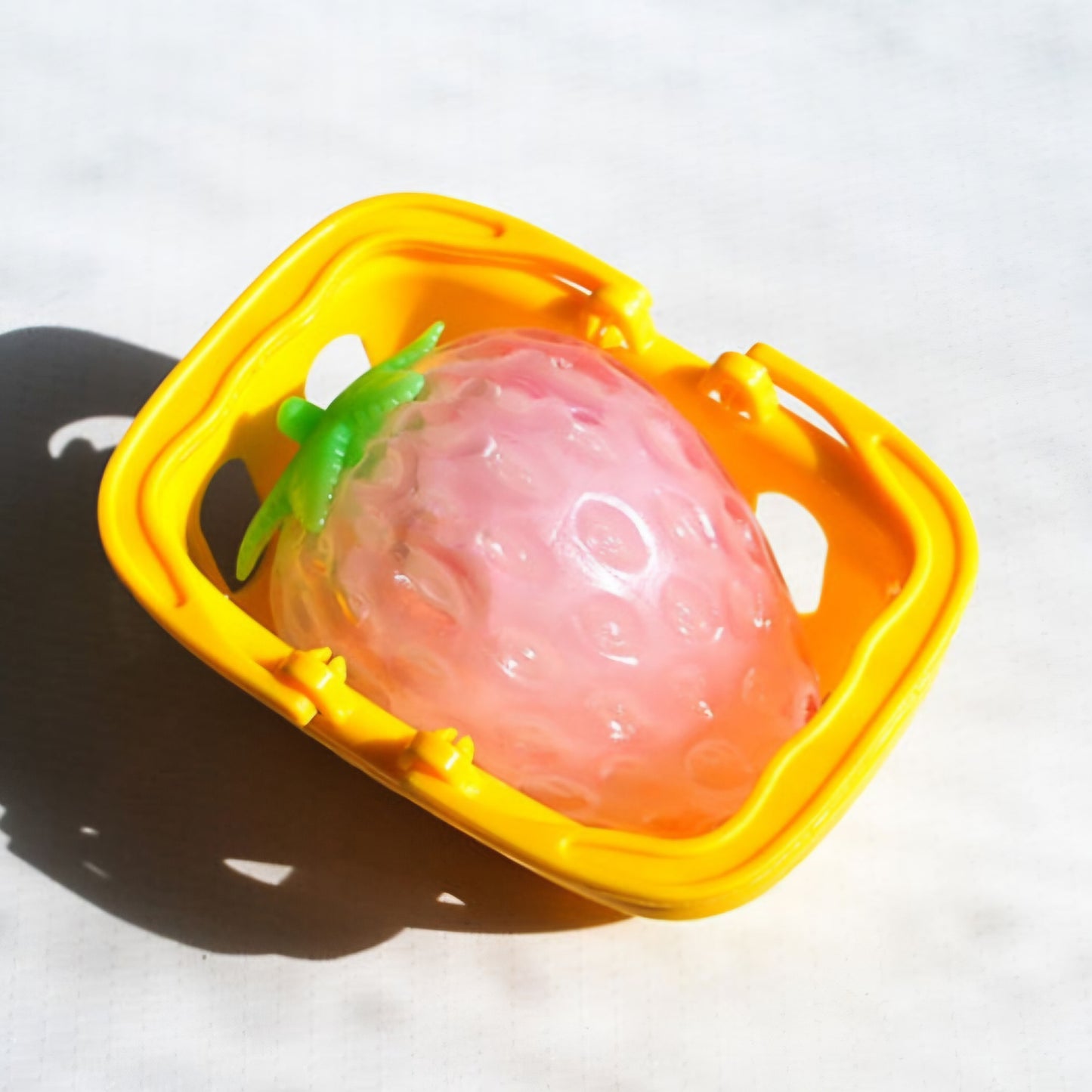 COLOR CHANGE STRAWBERRY SQUISHY RANDOM 2PK