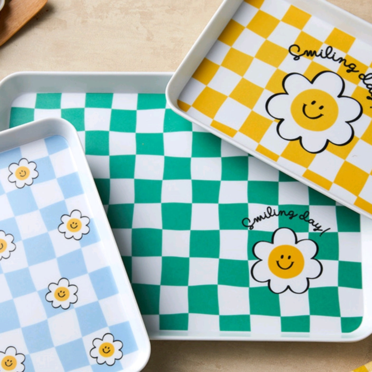 CHECKER SMILE 3PC TRAY SET