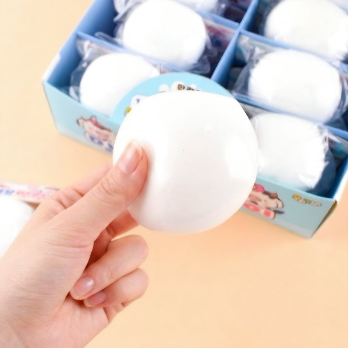 (19) MILK CUBE SQUISHY