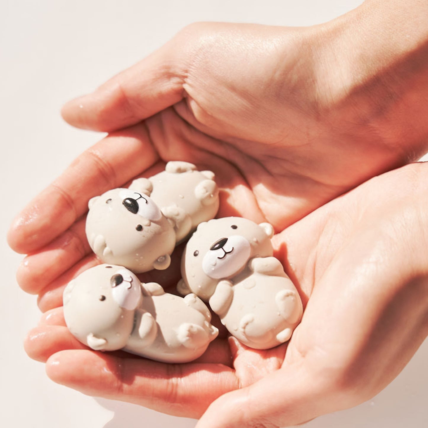 OTTER FLOATING BATH TOY