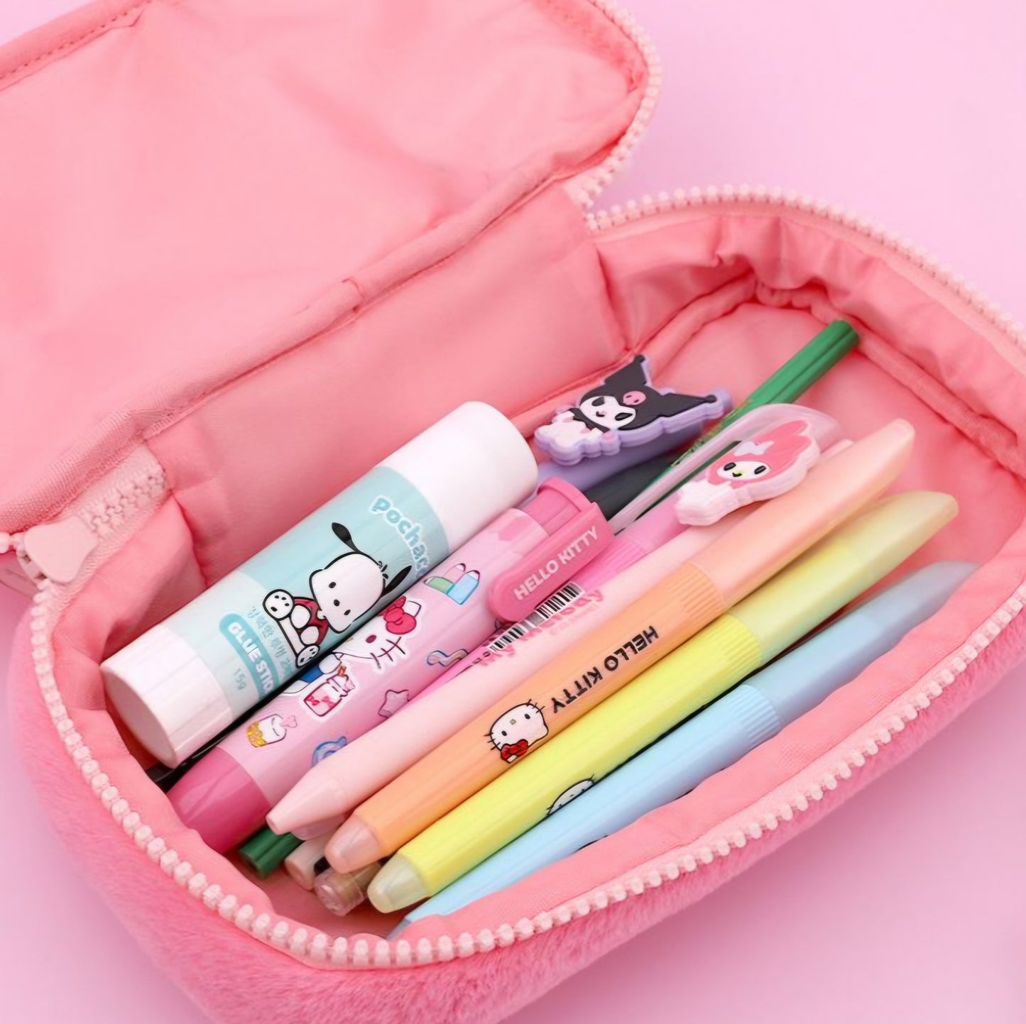 HK FLUFFY POUCH