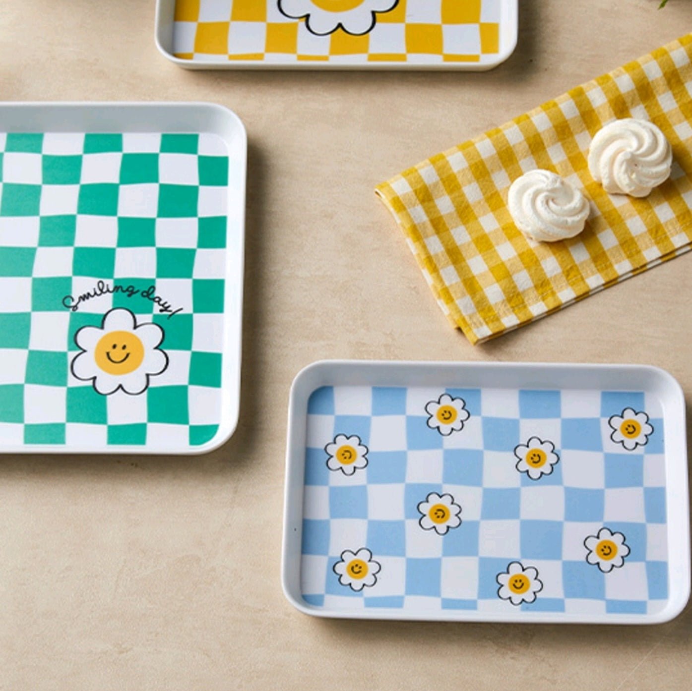 CHECKER SMILE 3PC TRAY SET